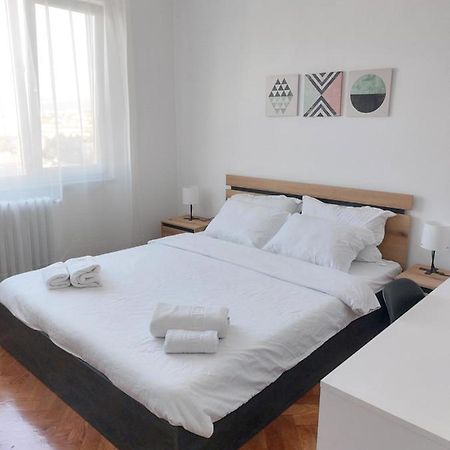 Eli'S Apartments -Ultracentral Near Palas Iasi Bagian luar foto