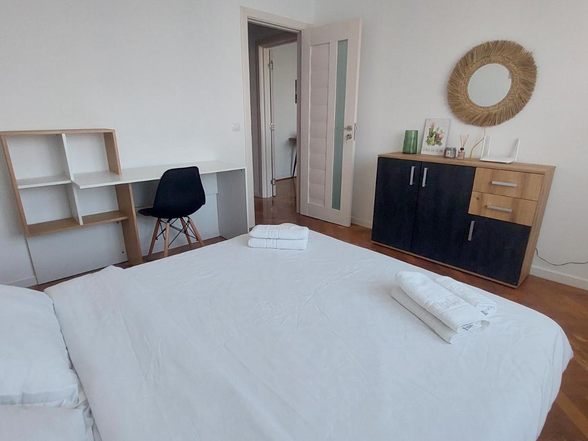 Eli'S Apartments -Ultracentral Near Palas Iasi Bagian luar foto